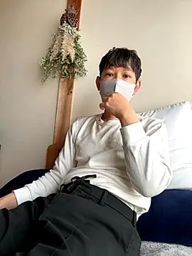 tom19899q online show from 11/18/25, 01:22