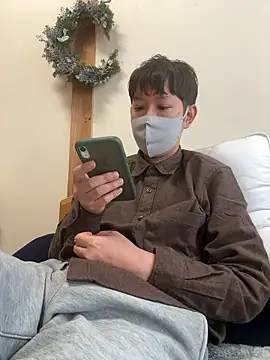 tom19899q online show from 12/17/25, 05:46