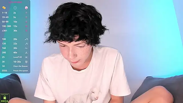 Snapshot of ColeStorm chatting on 11/12/25, 03:56 ColeStorm online show from 11/12/25, 03:56