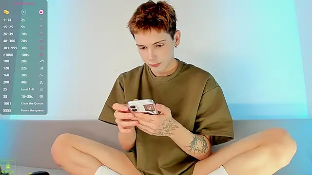 Snapshot of ColeStorm chatting on 11/21/25, 08:40 ColeStorm online show from 11/21/25, 08:40