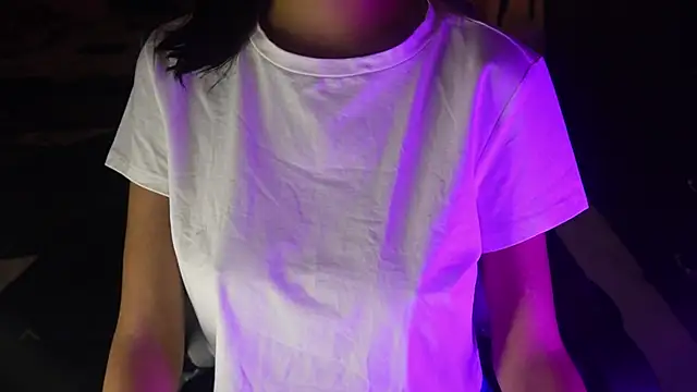 NidhiChandra online show from 11/15/25, 09:28