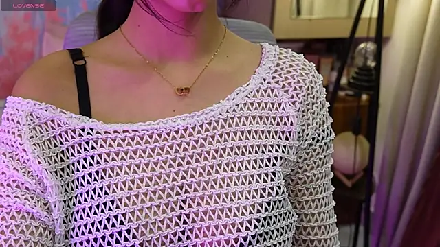 NidhiChandra online show from 04/16/26, 04:08