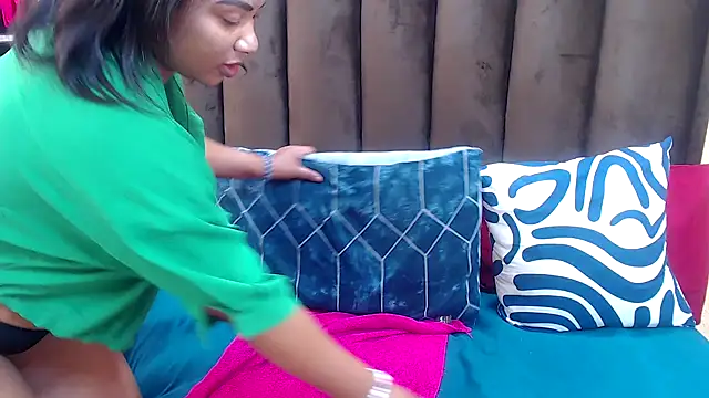 AfricanQueenxx40 online show from 11/14/25, 07:34