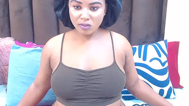 AfricanQueenxx40 online show from 12/17/25, 06:25