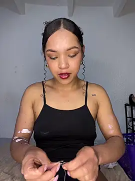 Yasmin777  online show from 12/20/25, 09:55