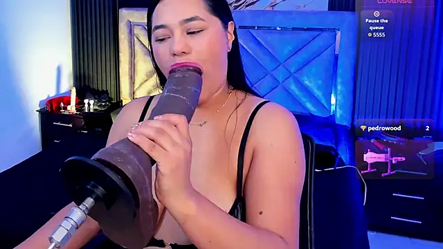 Issafoxx online show from 10/27/25, 12:09