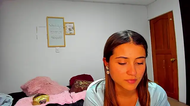 Ana  Pink online show from 10/04/25, 12:30