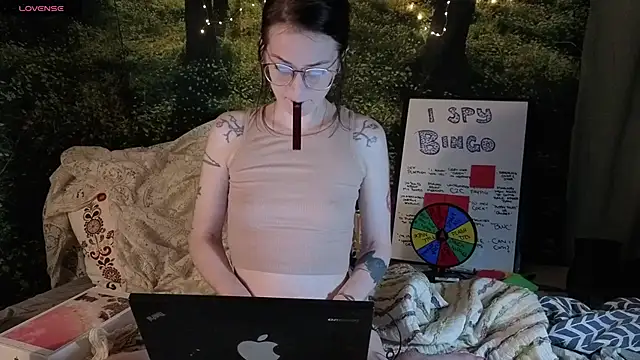 Snapshot of kohlbird chatting on 09/25/25, 04:16 kohlbird online show from 09/25/25, 04:16