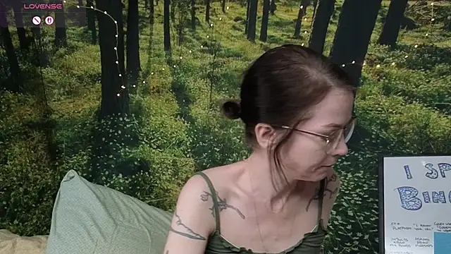 Snapshot of kohlbird chatting on 10/03/25, 04:31 kohlbird online show from 10/03/25, 04:31