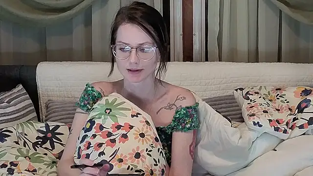 Snapshot of kohlbird chatting on 12/04/25, 03:05 kohlbird online show from 12/04/25, 03:05