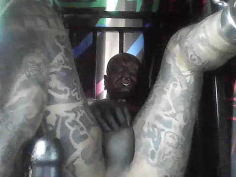 Snapshot of object857 chatting on 11/01/25, 12:51 object857 online show from 11/01/25, 12:51