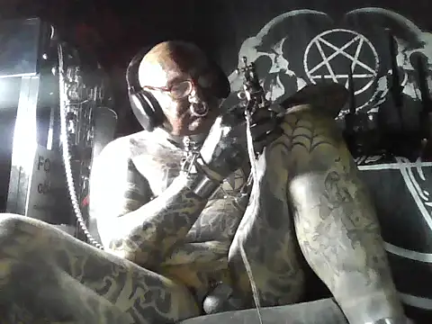 Snapshot of object857 chatting on 11/09/25, 05:00 object857 online show from 11/09/25, 05:00