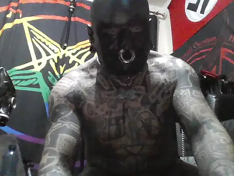 Snapshot of object857 chatting on 11/11/25, 03:01 object857 online show from 11/11/25, 03:01