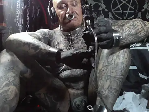 Snapshot of object857 chatting on 12/14/25, 08:57 object857 online show from 12/14/25, 08:57