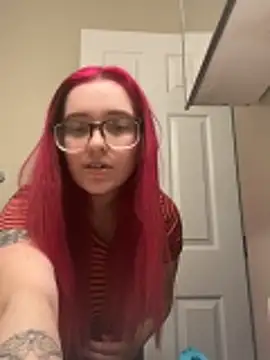 Snapshot of MommaBigTits24 chatting on 03/13/26, 07:09 MommaBigTits24 online show from 03/13/26, 07:09