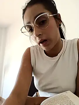 Snapshot of CandyFoxter_ chatting on 09/22/25, 01:02 CandyFoxter online show from 09/22/25, 01:02