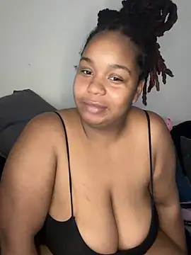 Snapshot of Thiccmamaa chatting on 02/18/26, 09:33 Thiccmamaa online show from 02/18/26, 09:33