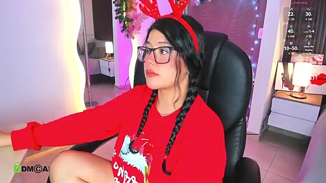 Snapshot of Dulcerose_01 chatting on 12/22/25, 05:48 Dulcerose 01 online show from 12/22/25, 05:48