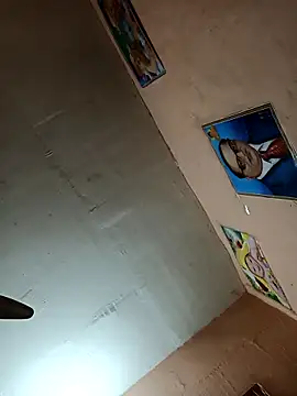 Snapshot of USER-MAYA chatting on 12/21/25, 11:50 USER-MAYA online show from 12/21/25, 11:50