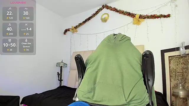 Snapshot of blue_wxw chatting on 10/10/25, 02:43 blue wxw online show from 10/10/25, 02:43