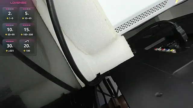 Snapshot of blue_wxw chatting on 11/11/25, 02:44 blue wxw online show from 11/11/25, 02:44