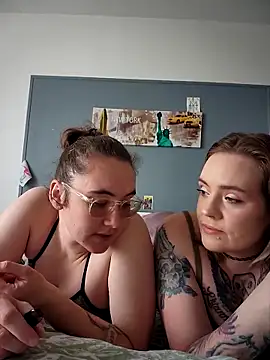 AndHerXO online show from 02/26/26, 01:43