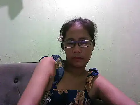 HotLadyPinay32 online show from 05/08/26, 07:57