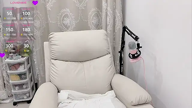 tuantuanle online show from 04/11/26, 04:22