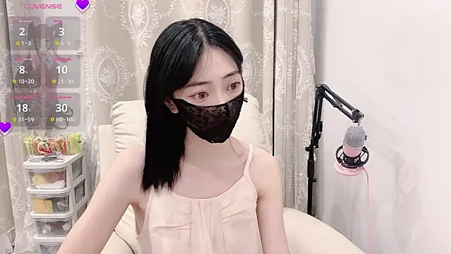 tuantuanle online show from 05/13/26, 03:42