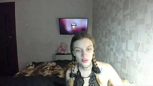 Snapshot of AlisTris chatting on 11/05/25, 12:27 AlisTris online show from 11/05/25, 12:27