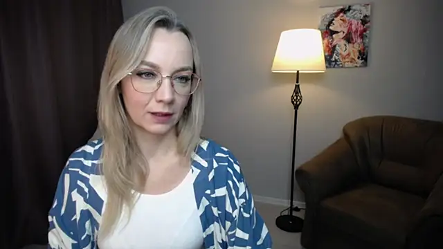 Ava Elior online show from 11/05/25, 10:37