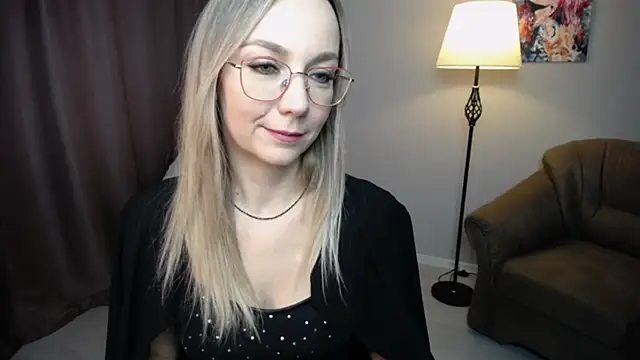 Ava Elior online show from 11/08/25, 10:26