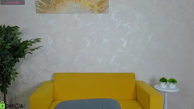 FlirtyAura online show from 04/13/26, 03:56