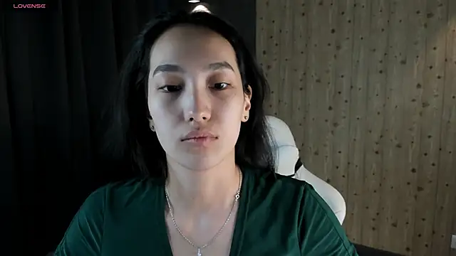 FlirtyAura online show from 04/17/26, 03:53