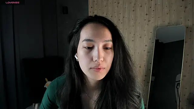 FlirtyAura online show from 04/18/26, 01:31