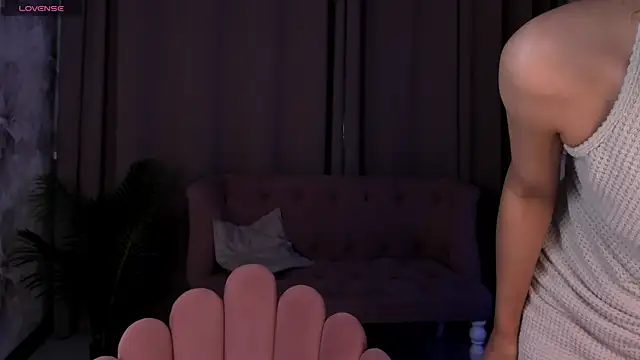 FlirtyAura online show from 07/01/26, 03:30