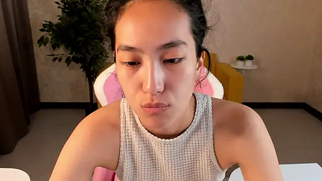 FlirtyAura online show from 07/10/26, 03:55
