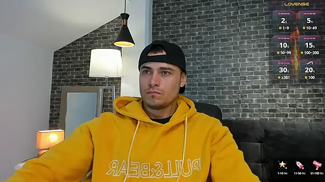 Snapshot of connorsmiith chatting on 10/14/25, 12:06 connorsmiith online show from 10/14/25, 12:06