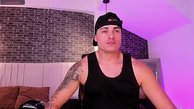 Snapshot of connorsmiith chatting on 02/20/26, 01:35 connorsmiith online show from 02/20/26, 01:35