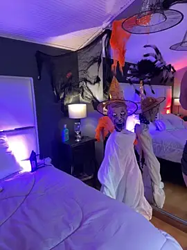 BellaFernandez   online show from 10/24/25, 12:56