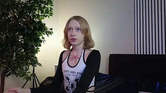 BarbieRichy online show from 10/17/25, 05:32