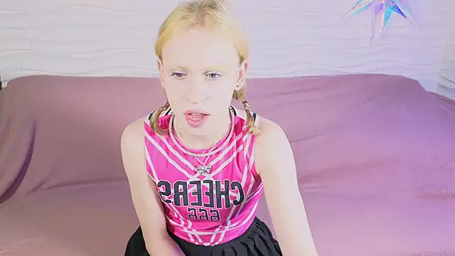 BarbieRichy online show from 11/30/25, 05:11