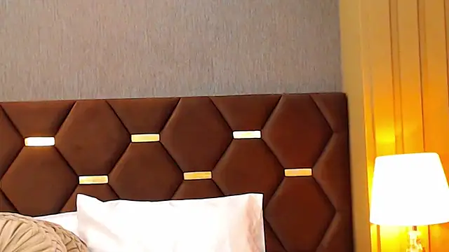 Snapshot of MelodyCarsson chatting on 11/22/25, 12:04 MelodyCarsson online show from 11/22/25, 12:04