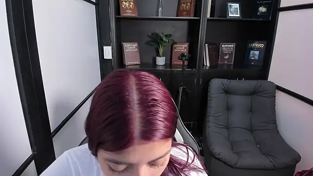 Snapshot of SharonQueen1 chatting on 09/14/25, 06:07 SharonQueen1 online show from 09/14/25, 06:07