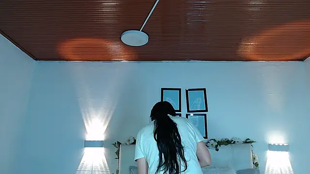 Snapshot of Megan_05_ chatting on 10/01/25, 06:14 Megan 05 online show from 10/01/25, 06:14