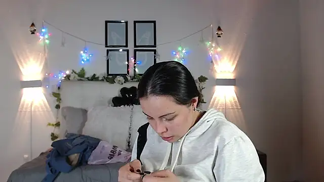 Megan 05  online show from 03/20/26, 06:57