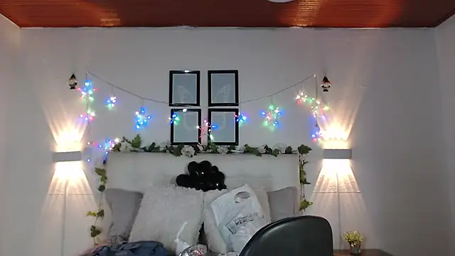 Megan 05  online show from 03/31/26, 07:03