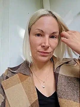 Sunny-Sin online show from 09/23/25, 11:57