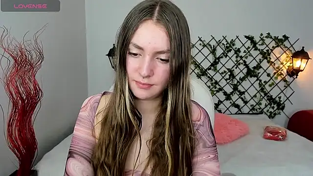 velvet  moon online show from 11/26/25, 10:33