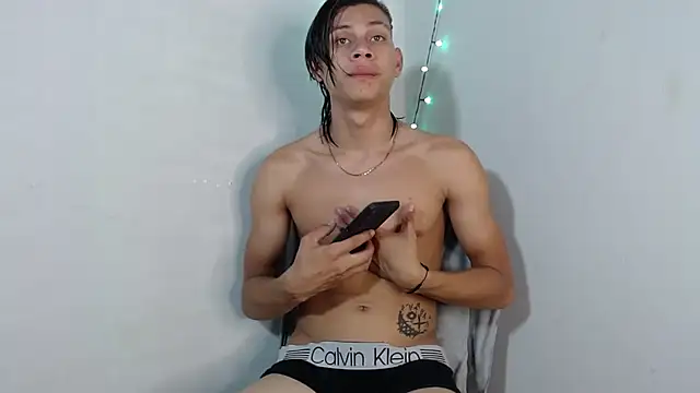 Snapshot of masterbrave420 chatting on 09/09/25, 04:01 masterbrave420 online show from 09/09/25, 04:01